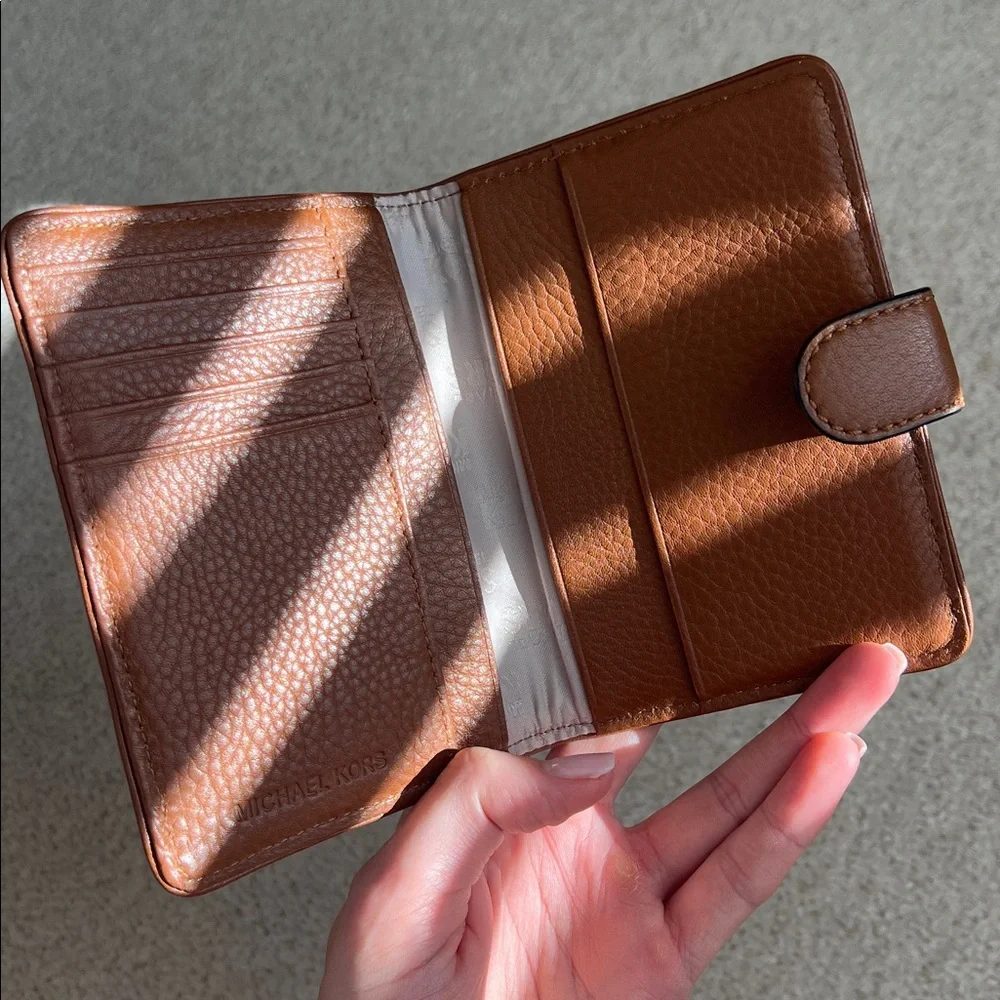 Michael Kors Leather Passport Case - Picture 3 of 4